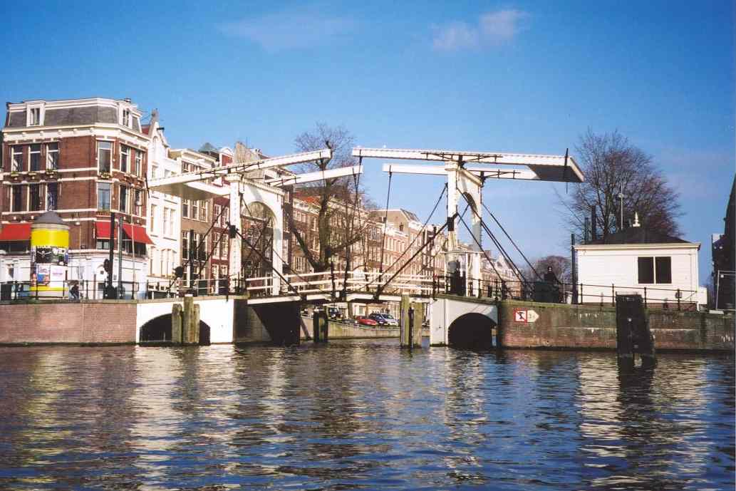 Old Bridge by the botanical gardens