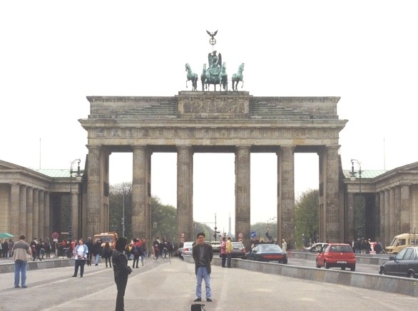 Brandenburg Gate, 1999