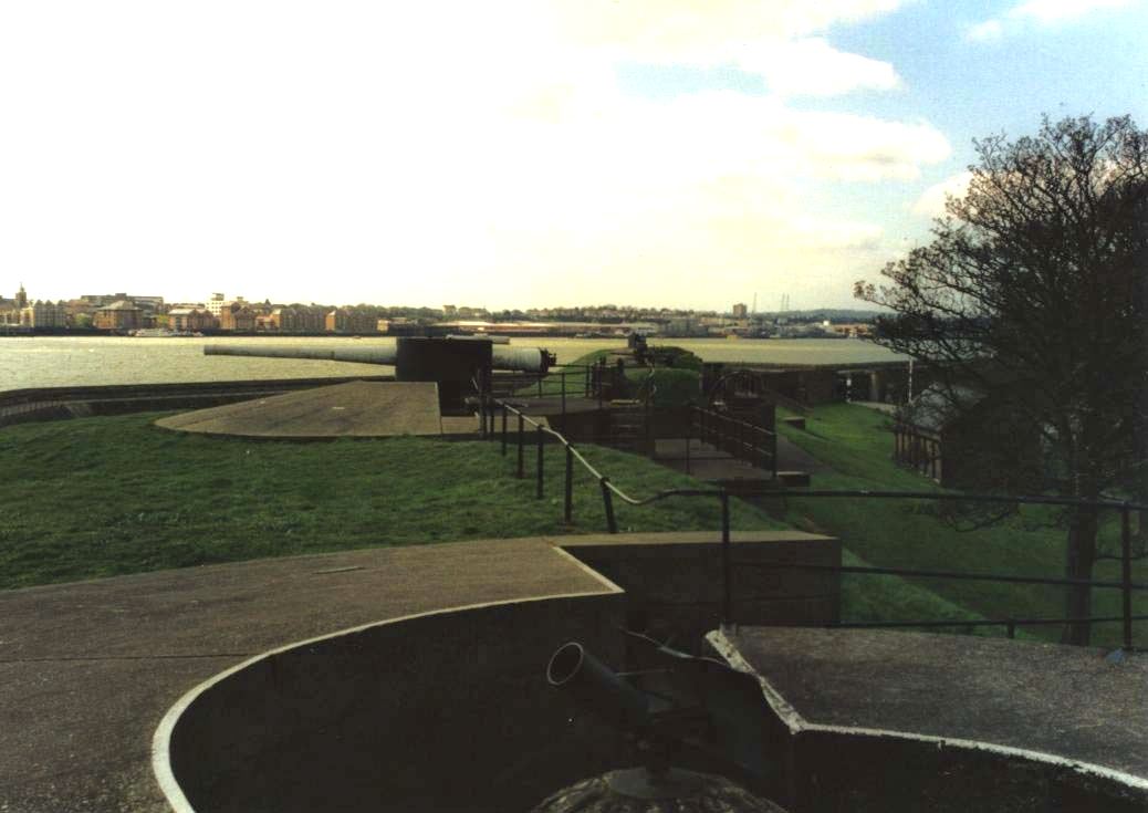 Emplacements on top of the bastions 